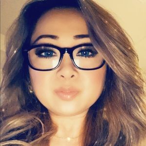 Meet your Posher, Lizzie